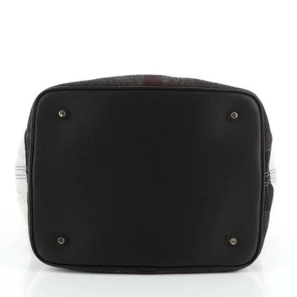 COPY - Authentic Burberry Hand Bag - Picture 2 of 3